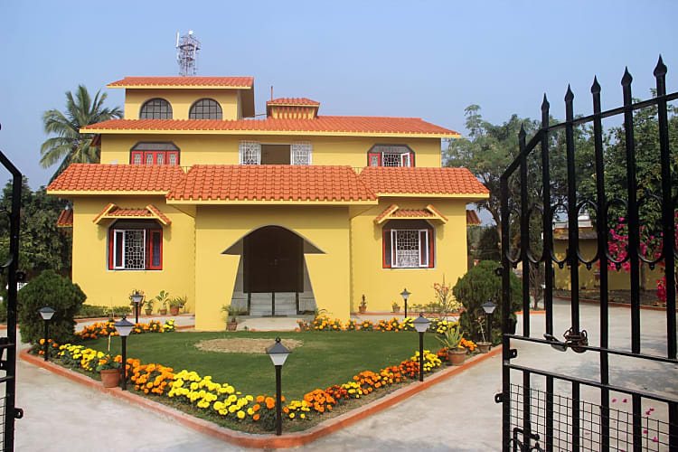 G+2 private bungalow with landscaped garden, construction by Mittra Decor